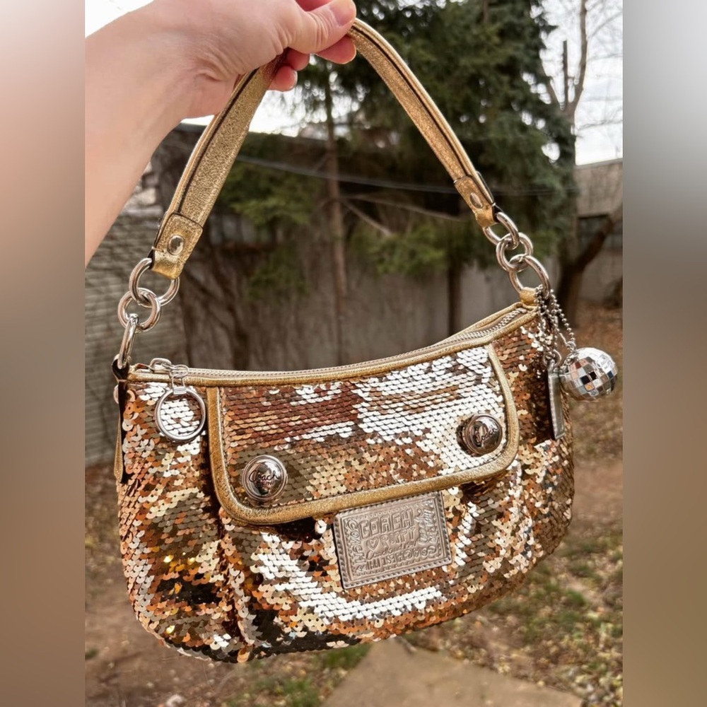 ✨100% Authentic vintage/ Y2K Coach Poppy Gold Sequin #15381 Purse, year 2010